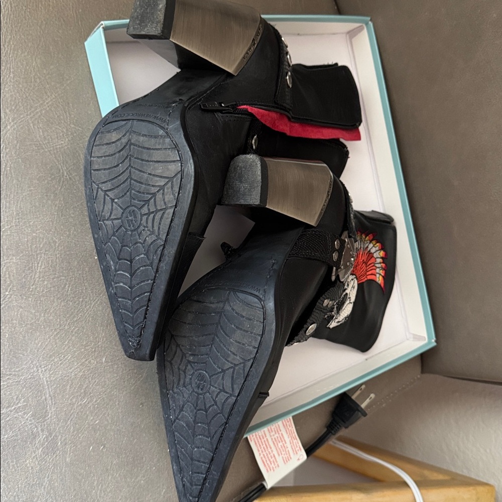 Black Boots with Skull and Wing Embroidery - Picture 2 of 6